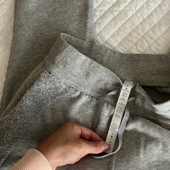 Lululemon Sherpa Sweats - Picture 3 of 3